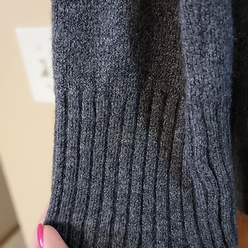 Bobeau Turtleneck Sweater - Picture 4 of 5